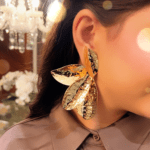 Brinco Maxi Flor Martelada Ouro 18k